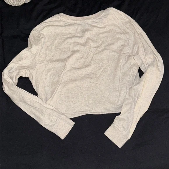 Vans Women’s Heather Cream Cropped Long Sleeve Tee with Pink Logo - Picture 3 of 3